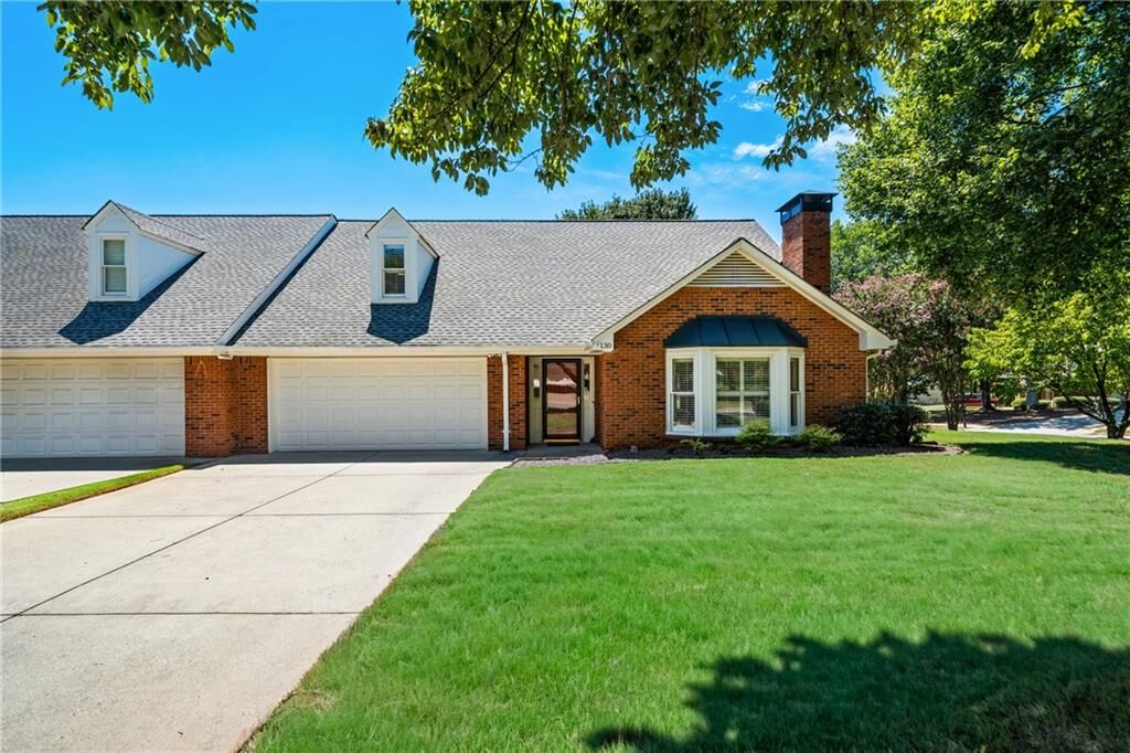 Property Photo: 130 Brickleberry Drive GA 30075