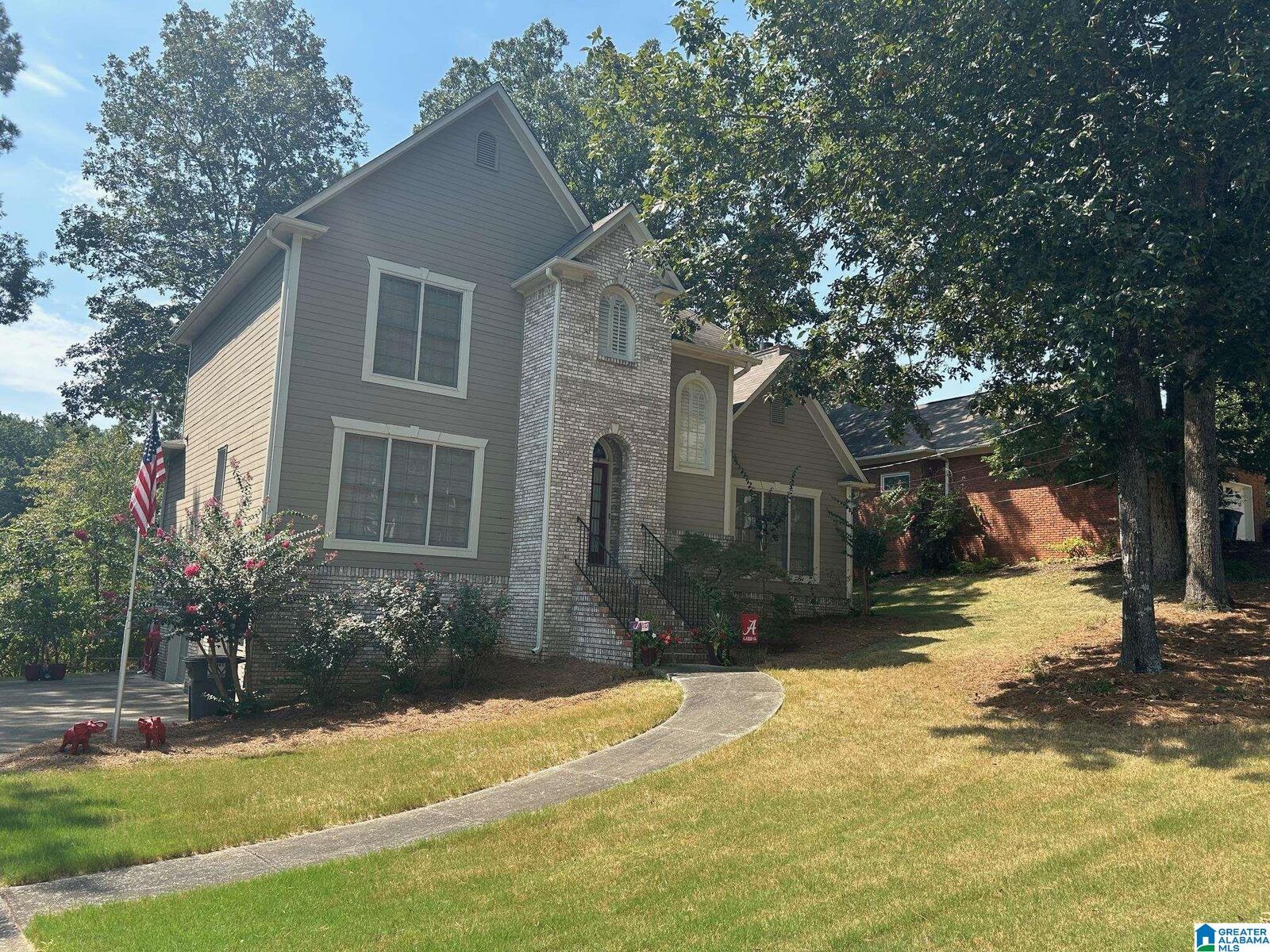 Property Photo:  1913 Valewood Circle  AL 35244 