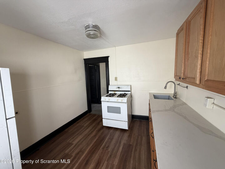 Property Photo: 610 Moosic Street B PA 18505