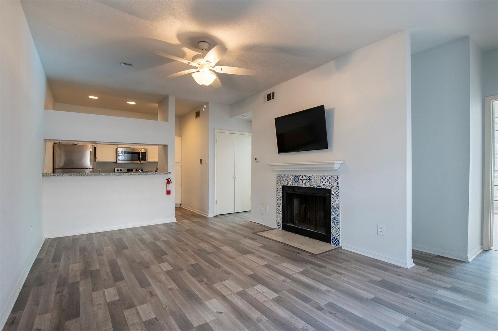 Property Photo: 8055 Cambridge Street 101 TX 77054
