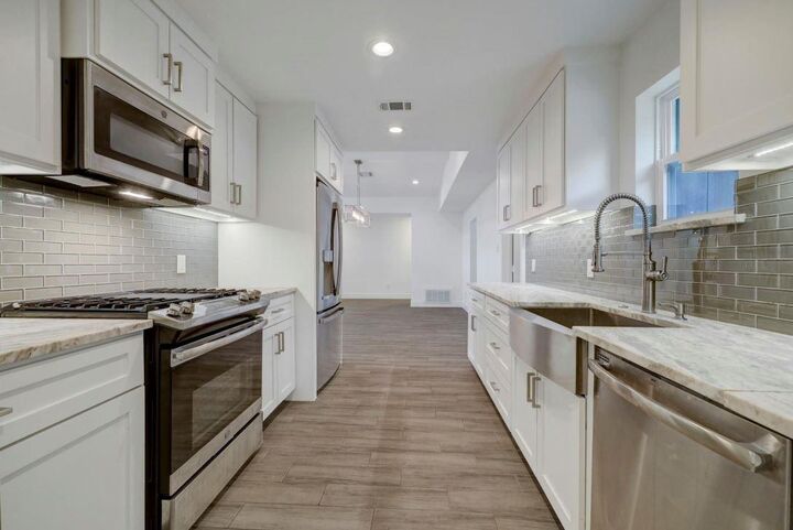 Property Photo:  5207 Benning Drive  TX 77035 
