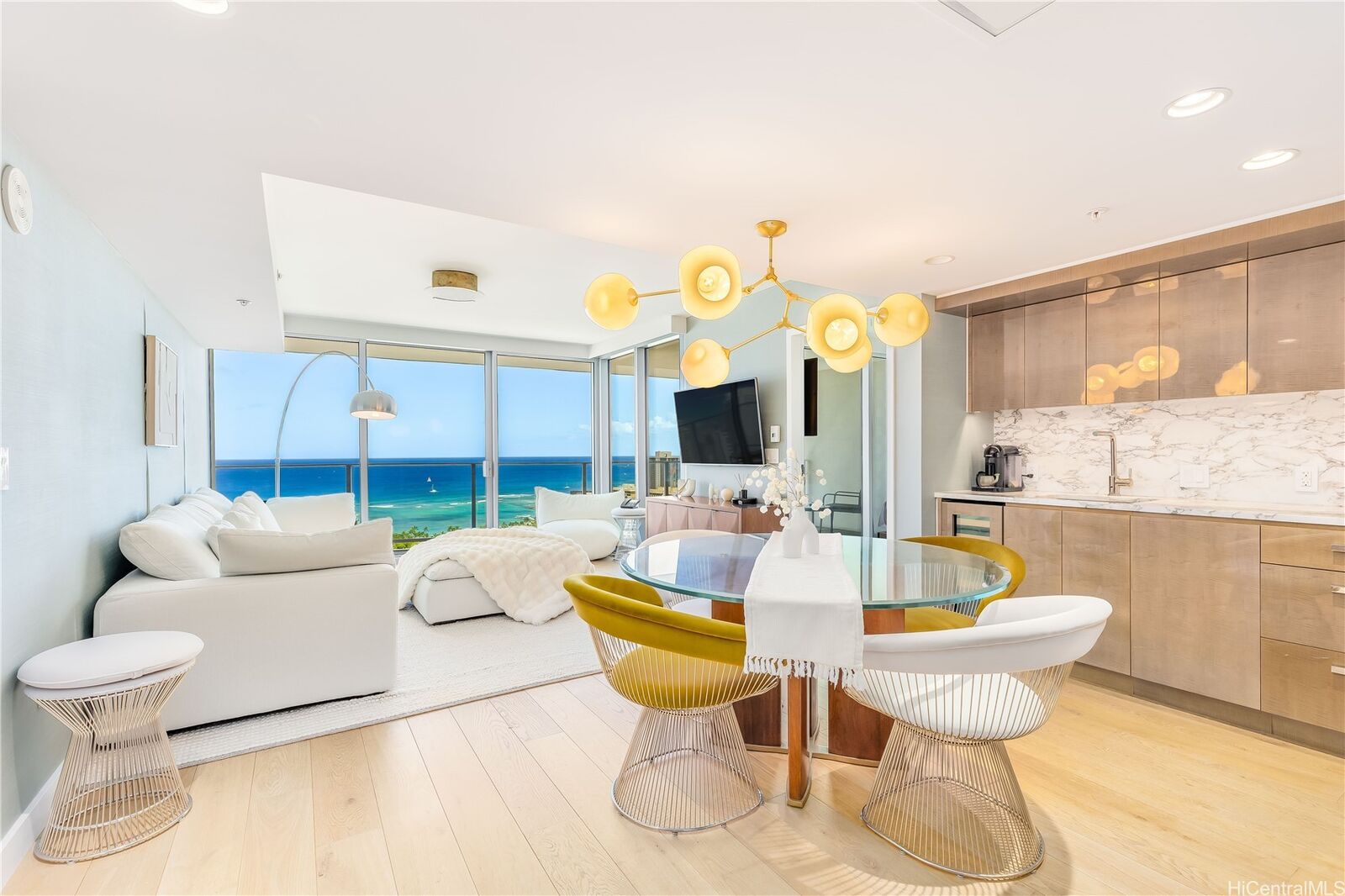 Property Photo: 2139 Kuhio Avenue 3405 HI 96815