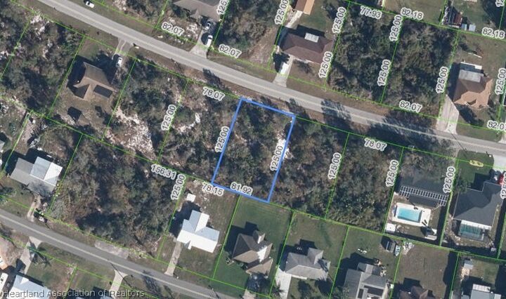 Property Photo: 124 Loquat Road NW FL 33852