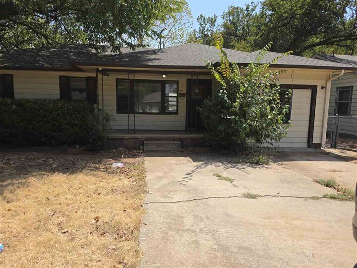 Property Photo: 2128 NW Smith Ave OK 73538