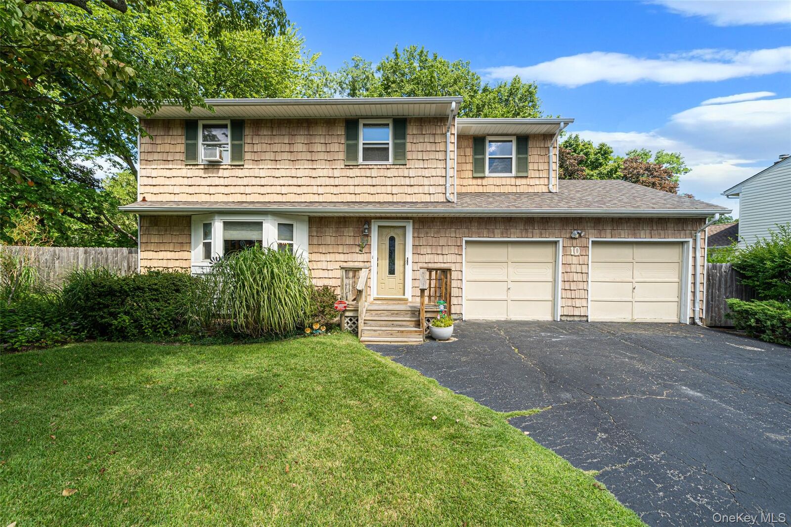 Property Photo:  10 Foothill Lane  NY 11787 