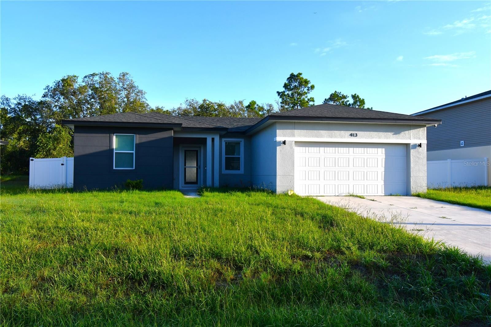 Property Photo:  413 St Johns Lane  FL 34759 