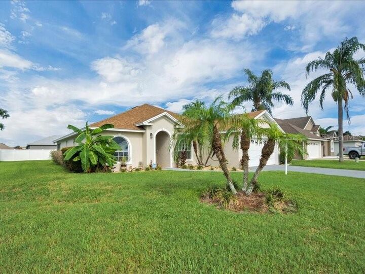 Property Photo: 344 Ruby Lake Loop FL 33884