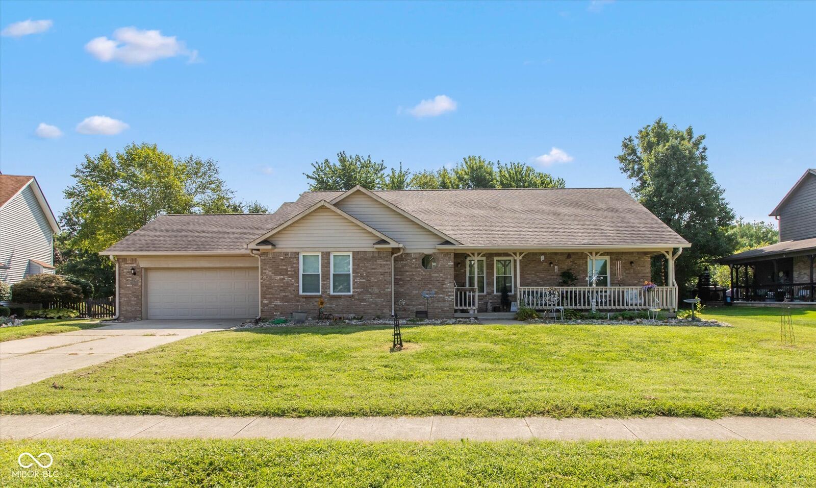 Property Photo: 909 N Shore Boulevard IN 46131