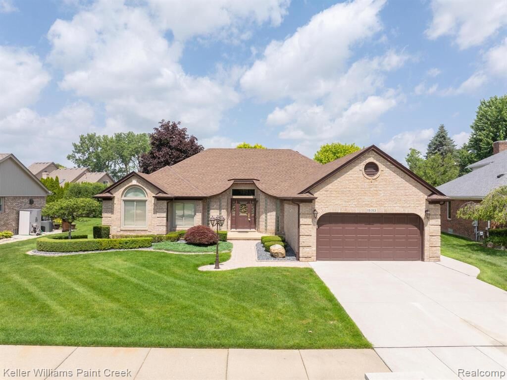Property Photo: 15053 Hillcrest Lane MI 48315 2851