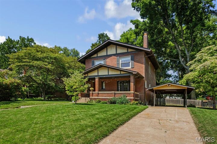 Property Photo:  425 Church Street  MO 63135 