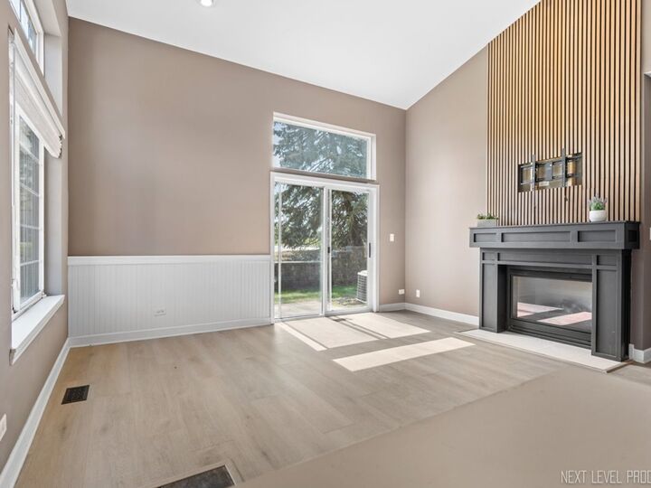 Property Photo:  819 Asbury Drive  IL 60502 