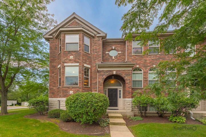Property Photo: 27W708 N Meadowview Drive IL 60190