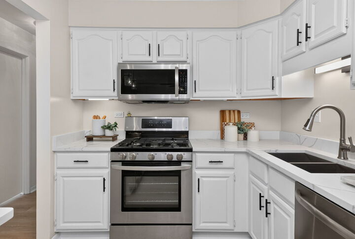 Property Photo: 7353 Blackburn Avenue K106 IL 60516