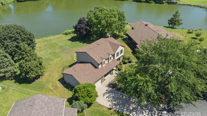Property Photo:  36 Crofton Court  IL 60543 