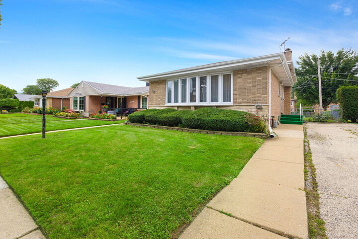 Property Photo:  4639 Howard Street  IL 60076 