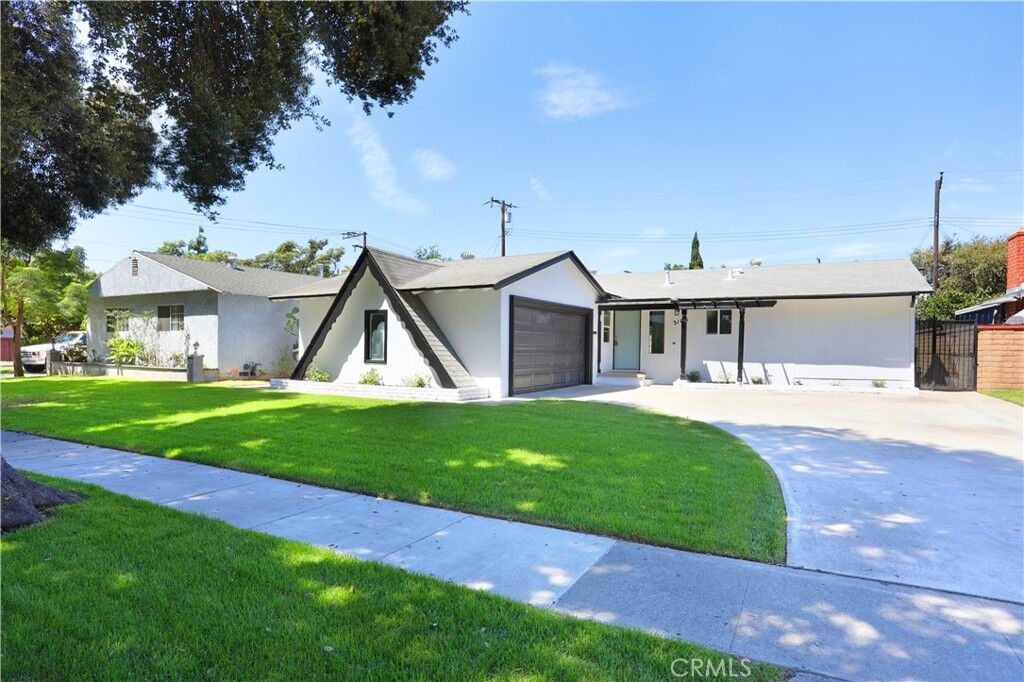 Property Photo:  2105 W Hall  CA 92704 