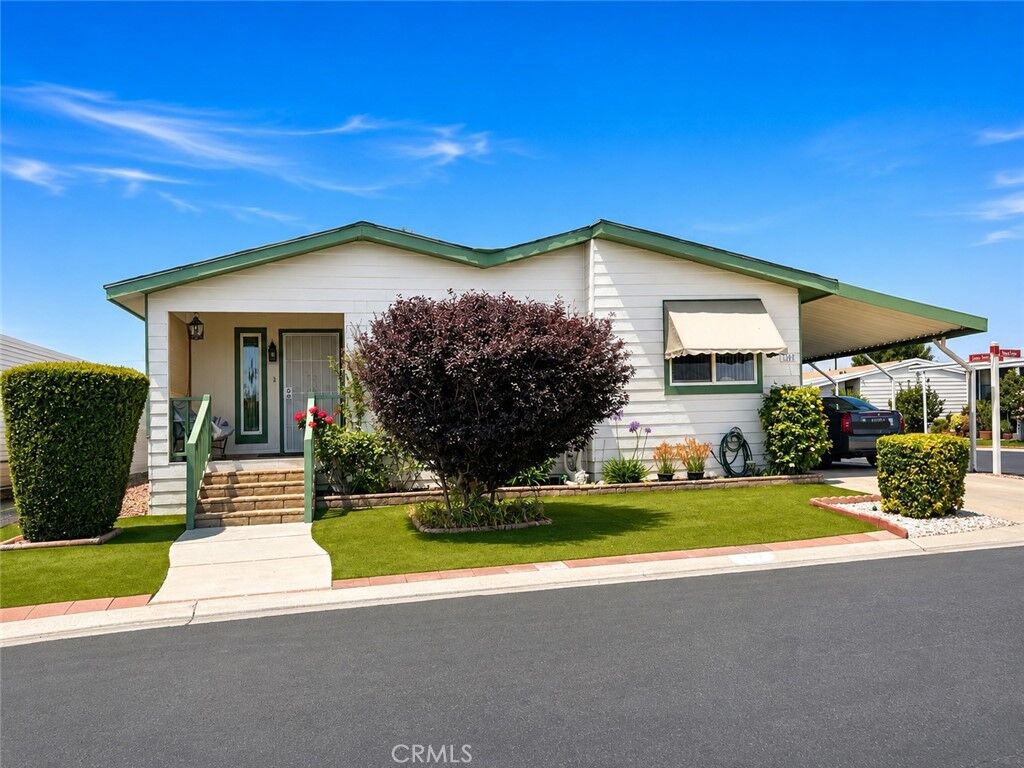 Property Photo: 1300 W Menlo 107 CA 92543