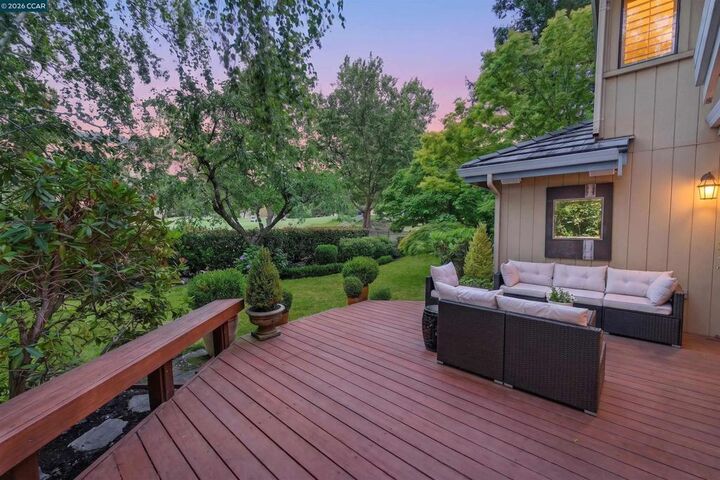 Property Photo:  549 Buttonwood Dr  CA 94506 