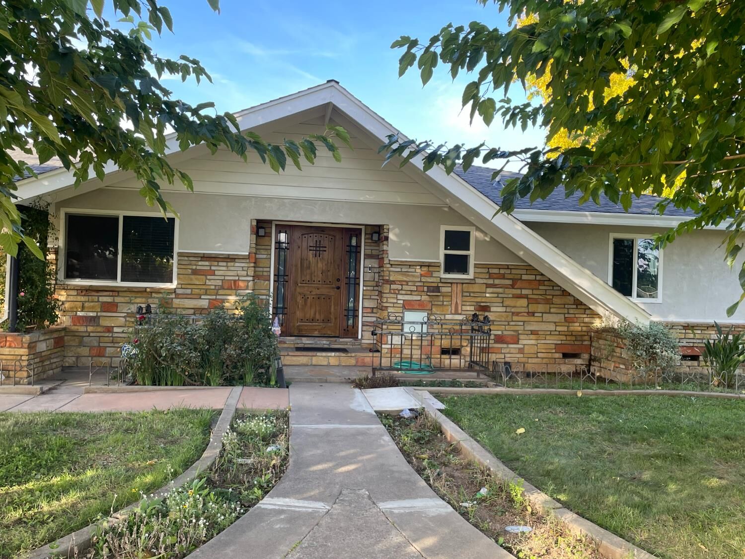 Property Photo:  9401 Fruitridge Road  CA 95826 