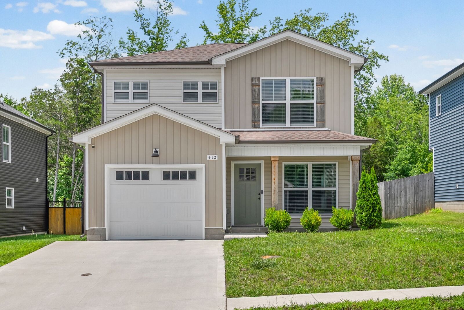 Property Photo: 412 Hillside Dr TN 37040