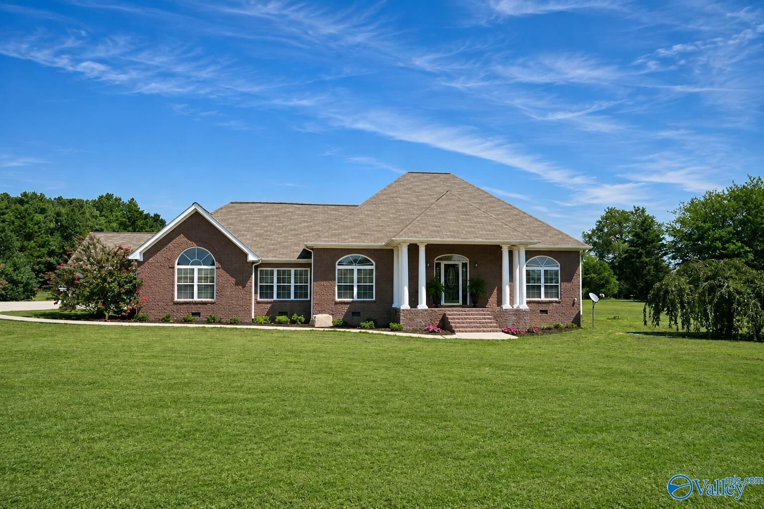 Property Photo:  586 Sunset Drive  AL 35981 