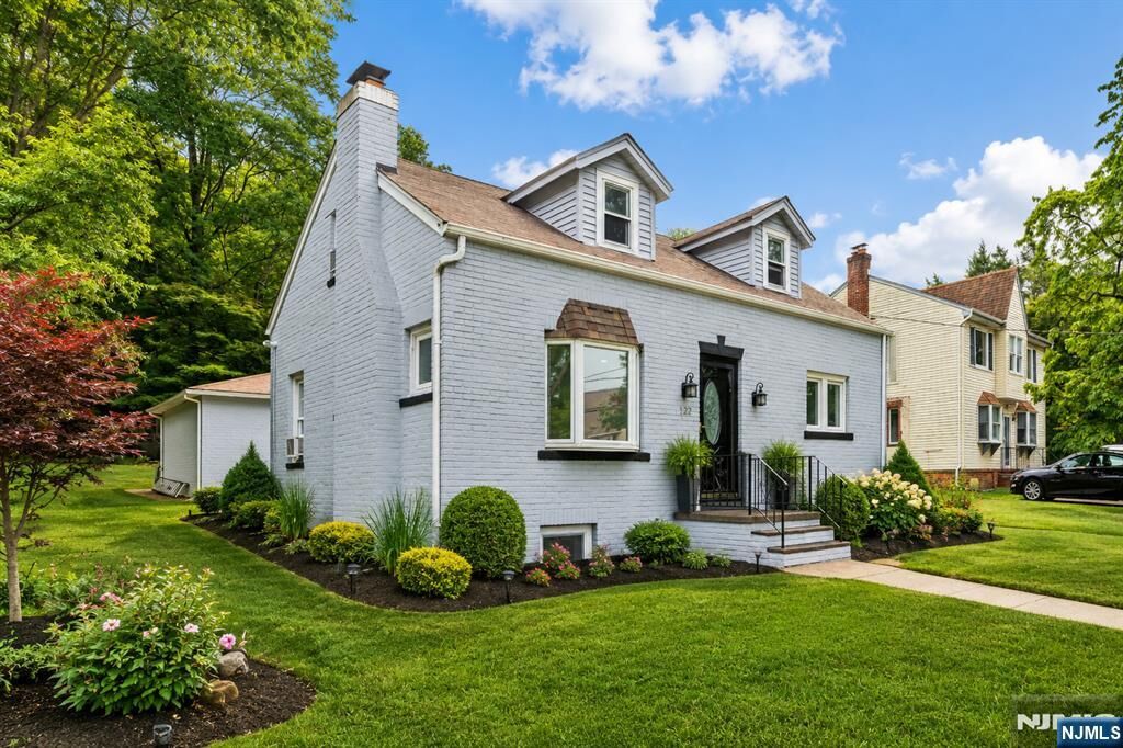 Property Photo:  122 Garside Avenue  NJ 07470 