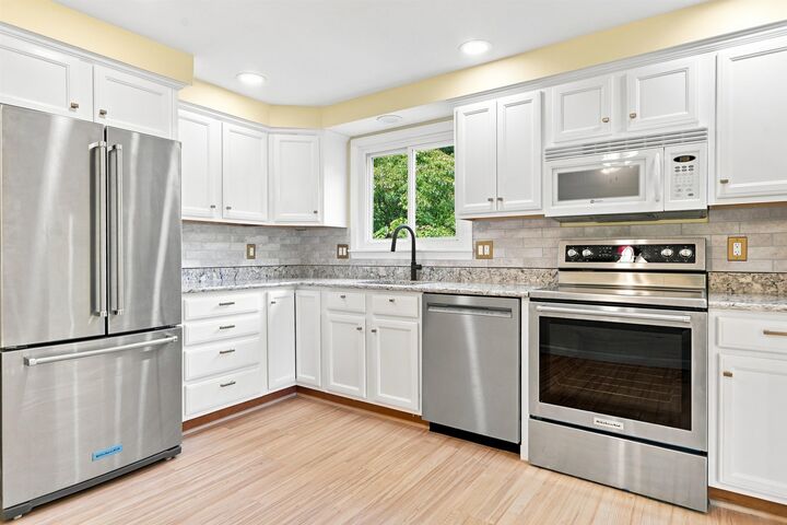 Property Photo:  36 Hampton Drive  NH 03063 