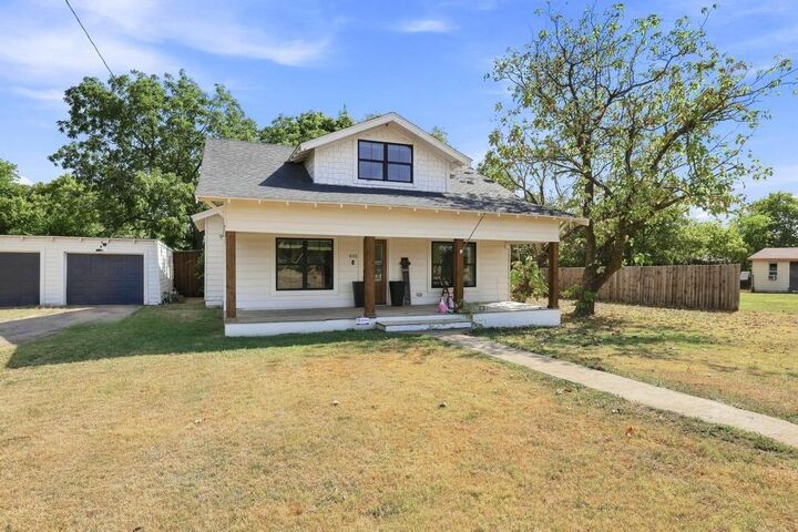Property Photo:  405 E College Street  TX 75058 