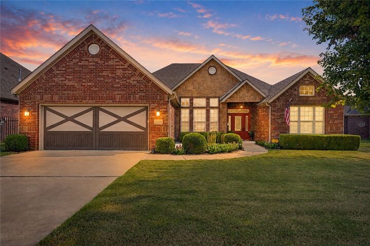 Property Photo:  5310 S Stone Bay Circle  AR 72758 