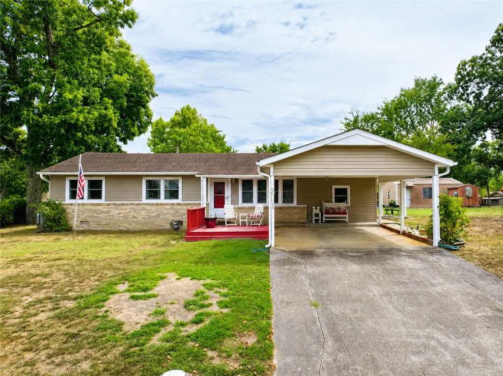 Property Photo:  201 W 1st Street  MO 64856 