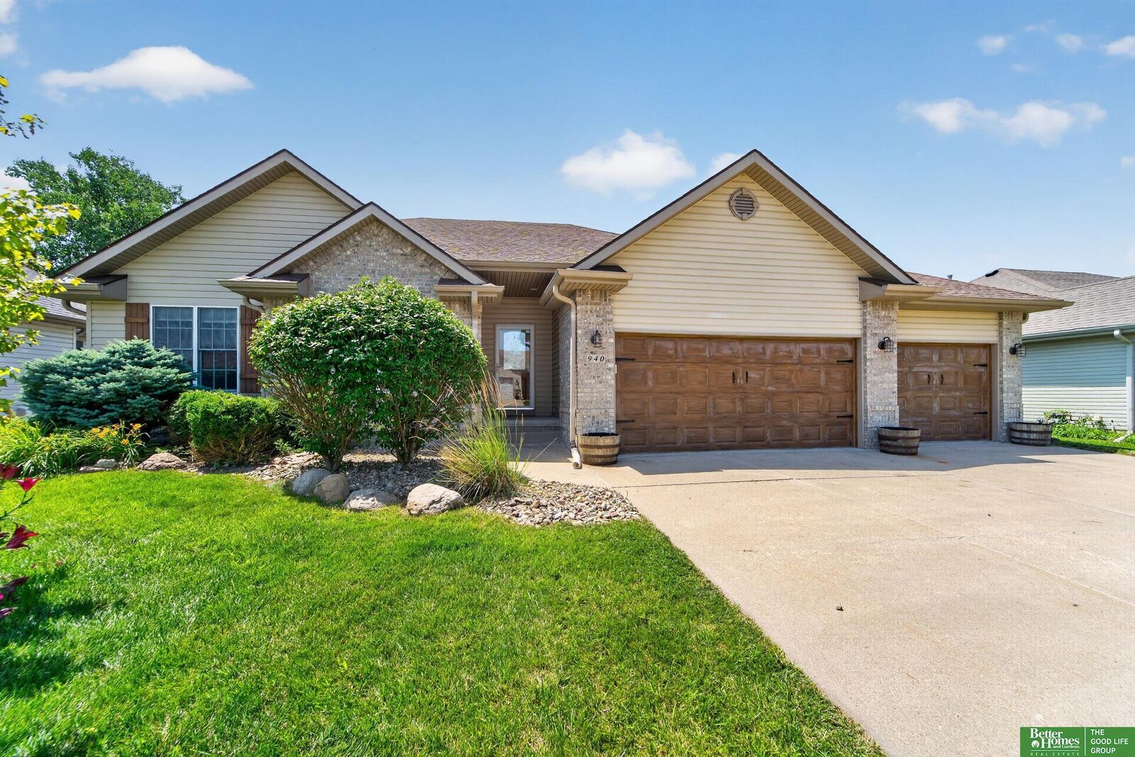 Property Photo:  940 Key Circle  IA 51510 