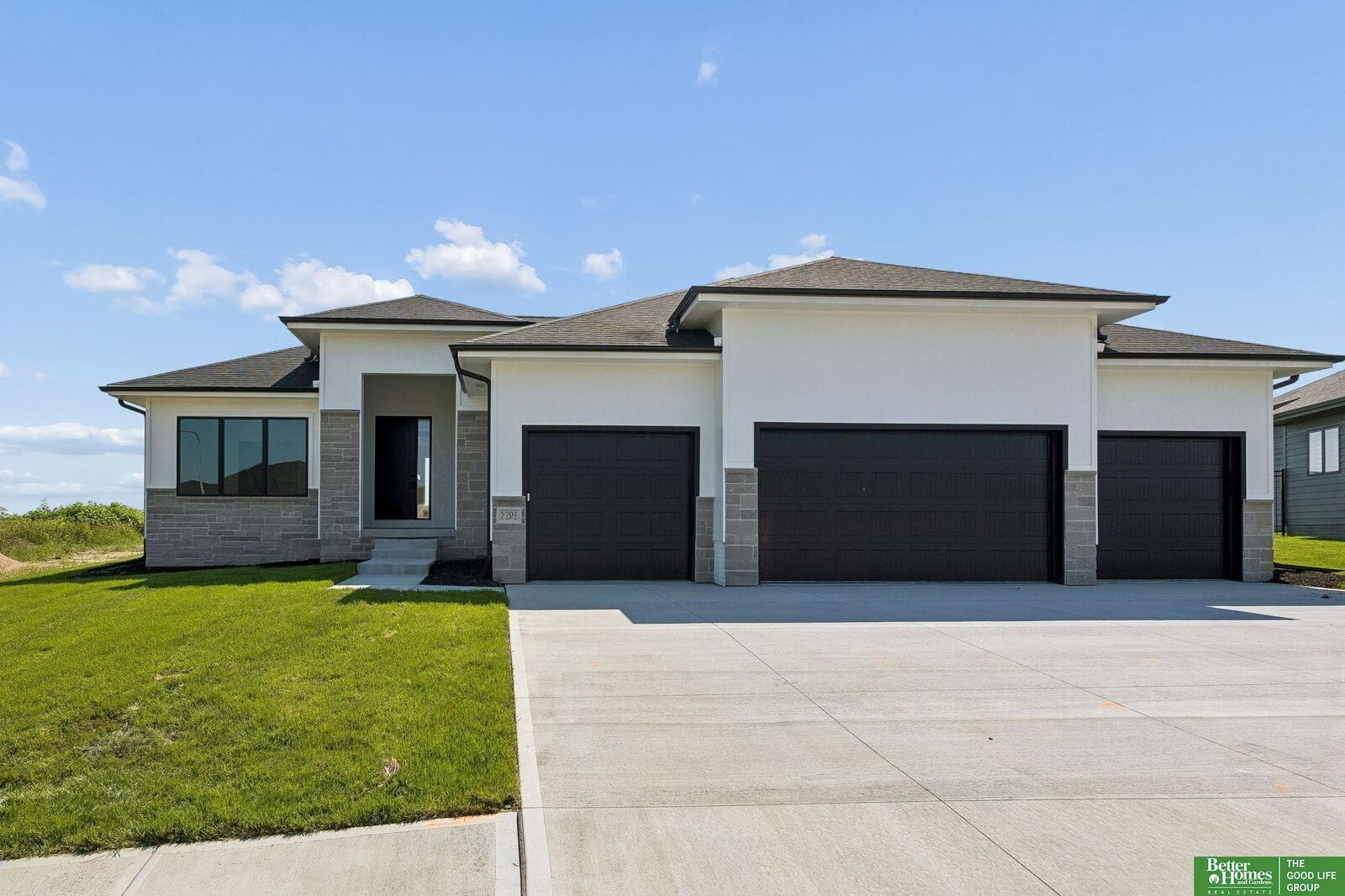 Property Photo:  5701 N 195th Street  NE 68022 