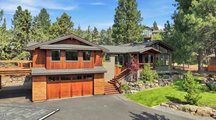 Property Photo:  2261 NW 7th Street #1 & #2  OR 97703 