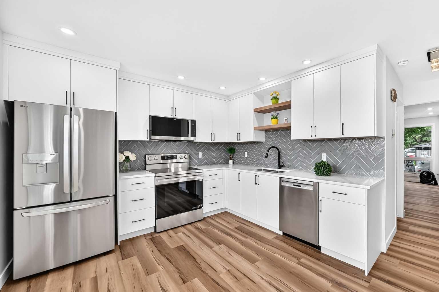 Property Photo:  9908 Bonaventure Drive SE 34  AB T2J 5E3 