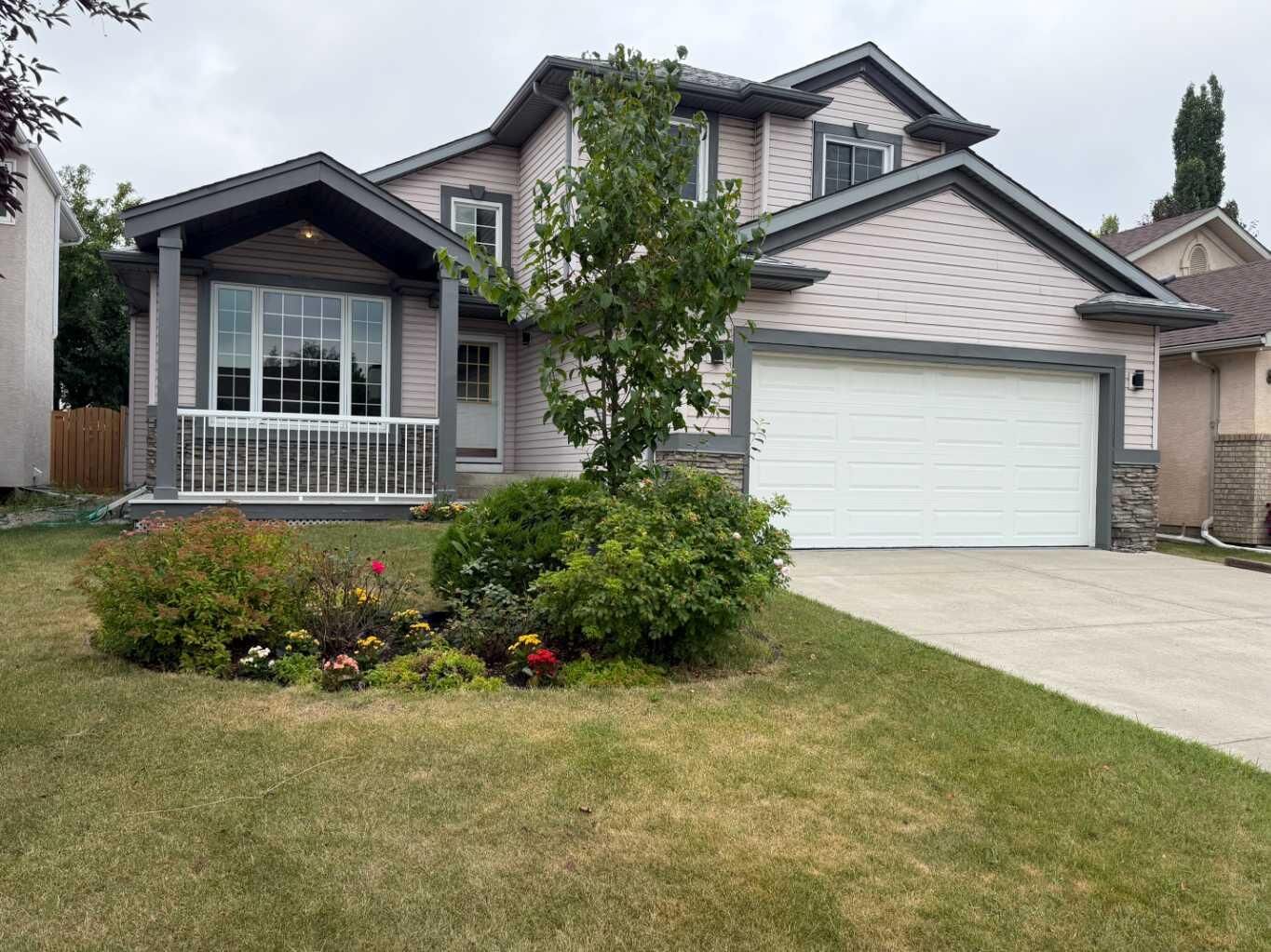 Property Photo: 376 Sunlake Road SE AB T2X 3H4