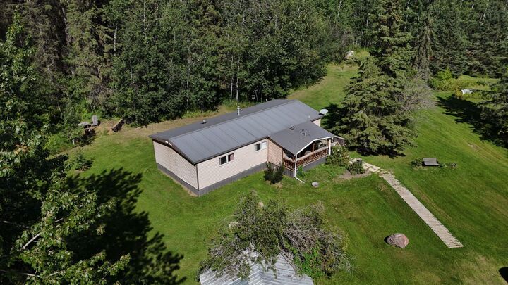 Property Photo:  76430 Range Road 175  AB T0G 1E0 