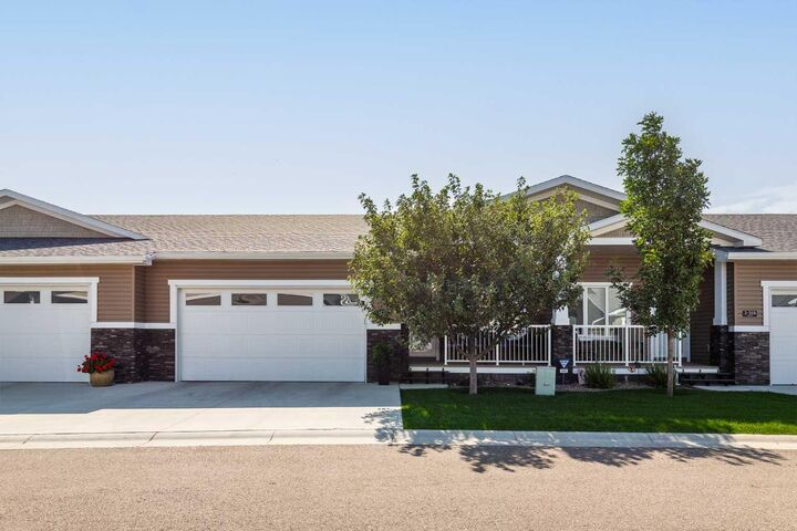 318 Northlander Bend W 2 — photo 1