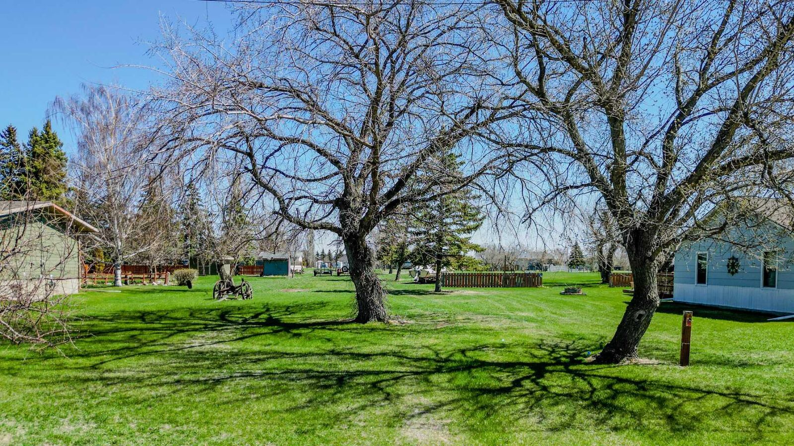 Property Photo:  235 S 100 E  AB T0K 2S0 