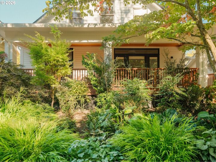 Property Photo:  2512 NE 45th Ave  OR 97213 