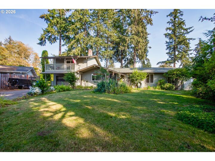 Property Photo:  12401 NE 10th St  WA 98684 