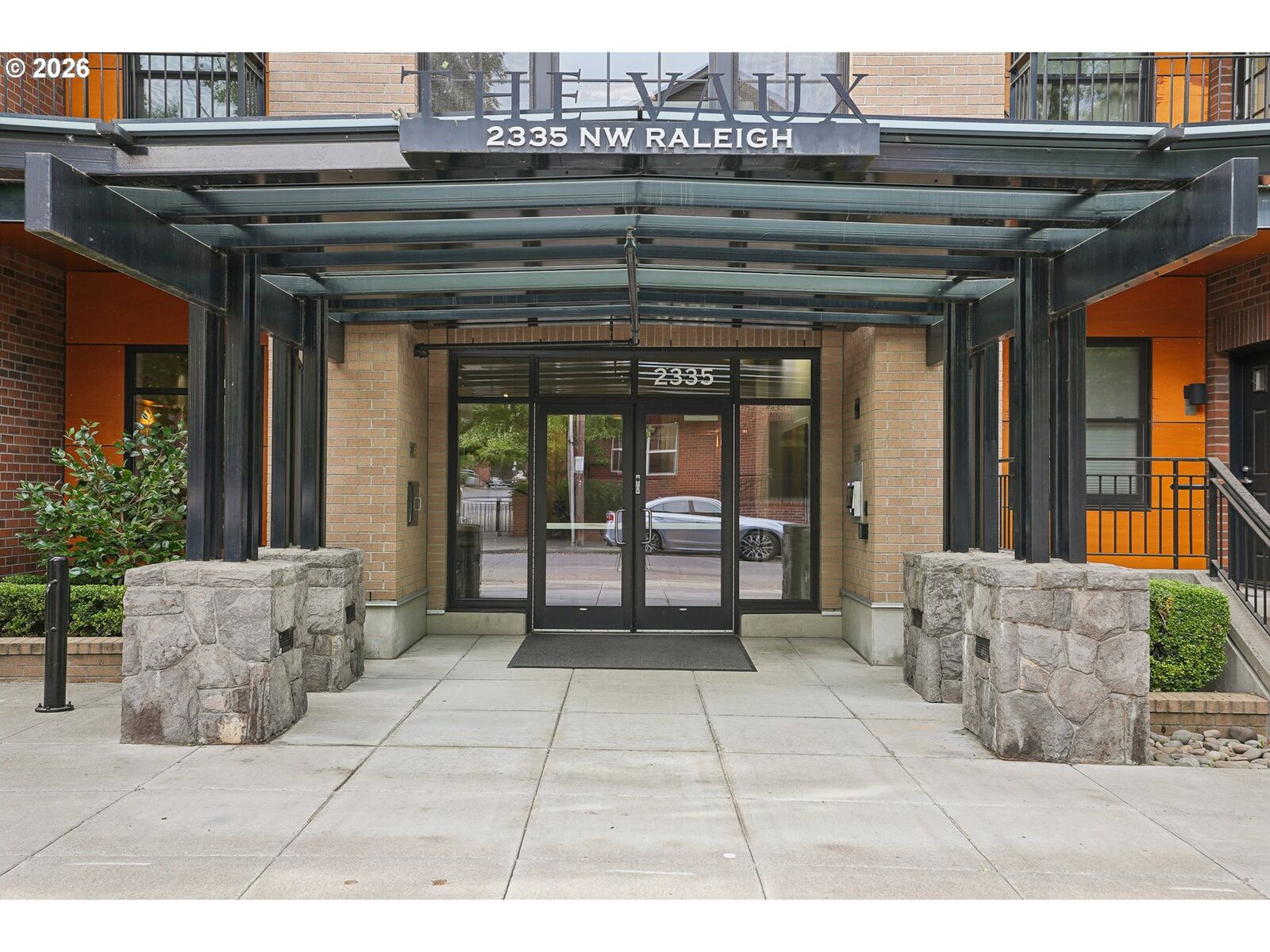 Property Photo: 2335 NW Raleigh St 105 OR 97210