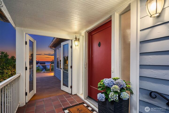 Property Photo:  2449  43rd Avenue W  WA 98199 