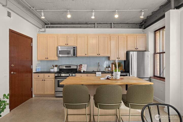 Property Photo: 744 Market Street 301 WA 98402
