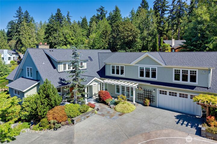 Property Photo:  9223  Allens Cove Lane NE  WA 98110 