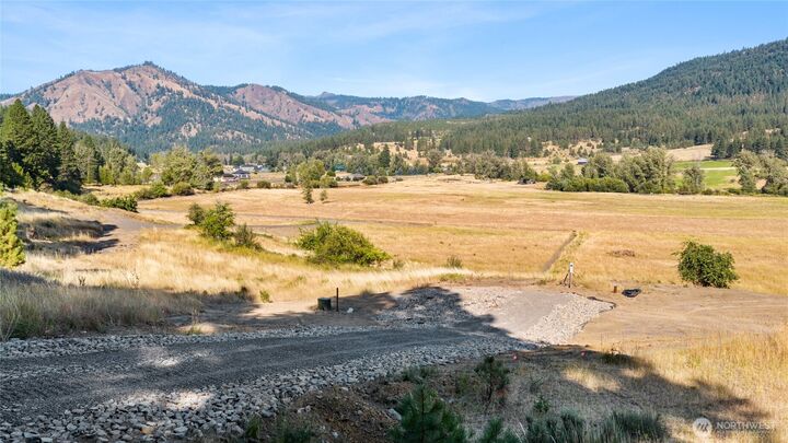Property Photo: 1080 Ranch Road WA 98922