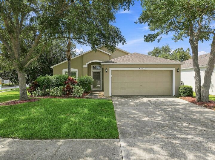 Property Photo: 815 Greenleaf Circle FL 32960