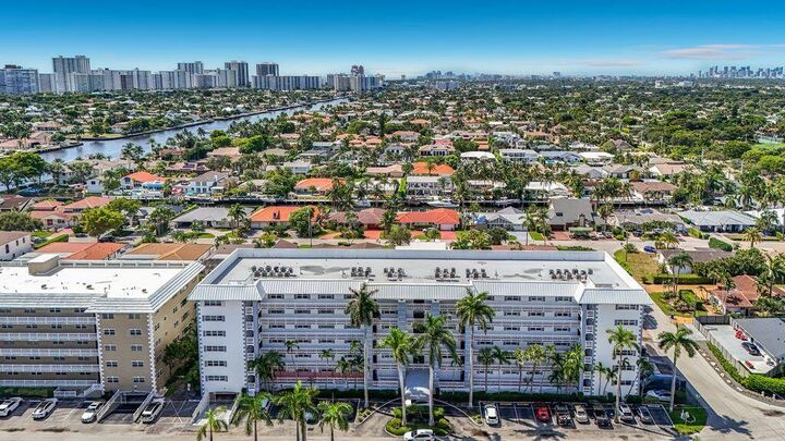 Property Photo:  3050 NE 47th Court 507  FL 33308 