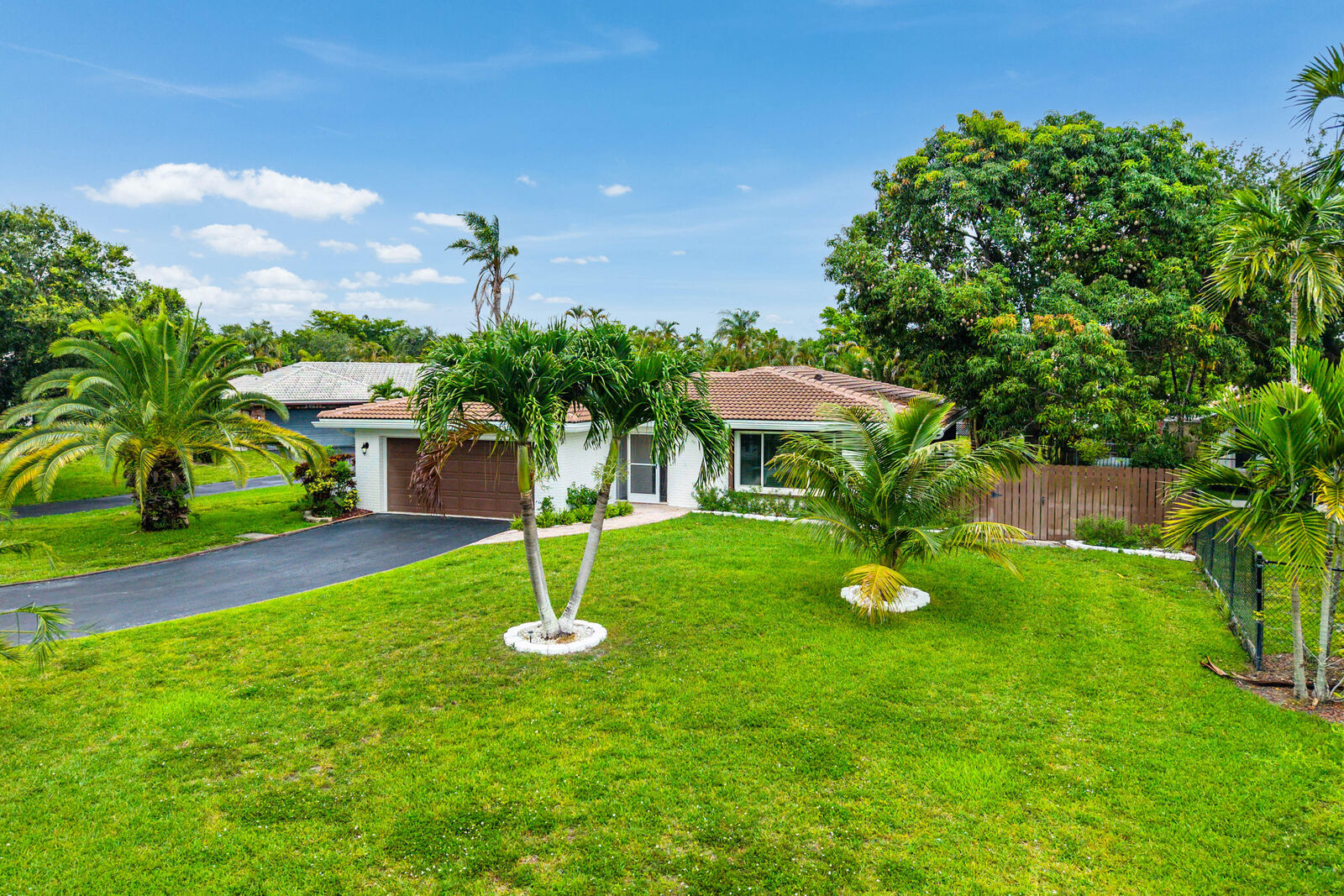 Property Photo: 4025 NW 105th Avenue FL 33065