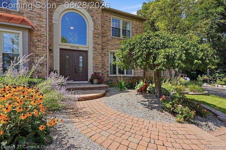 Property Photo: 39790 Foxway Court MI 48167