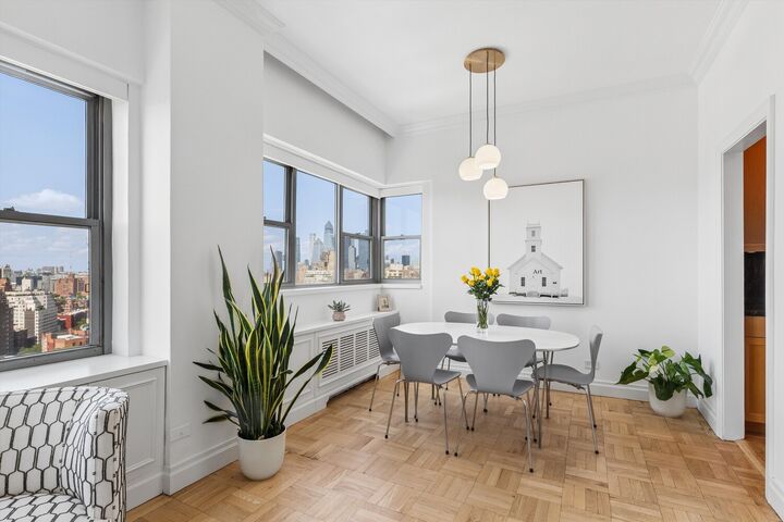 Property Photo:  2 5th Avenue Phl  NY 10011 